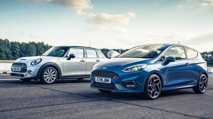 Mini Cooper S Drag Races Ford Fiesta ST With Obvious Results