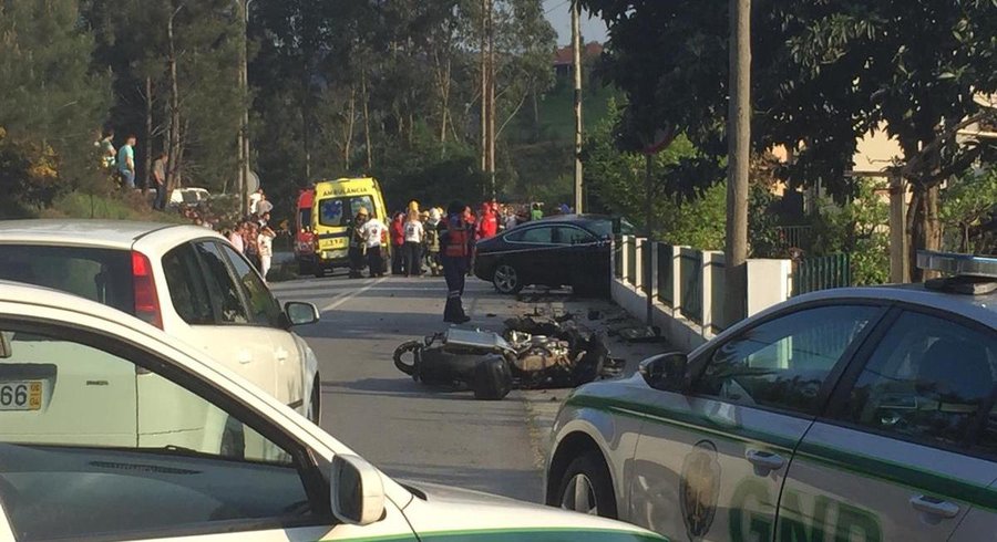 Dois mortos em acidente com carro que abalroou três motas em Paredes