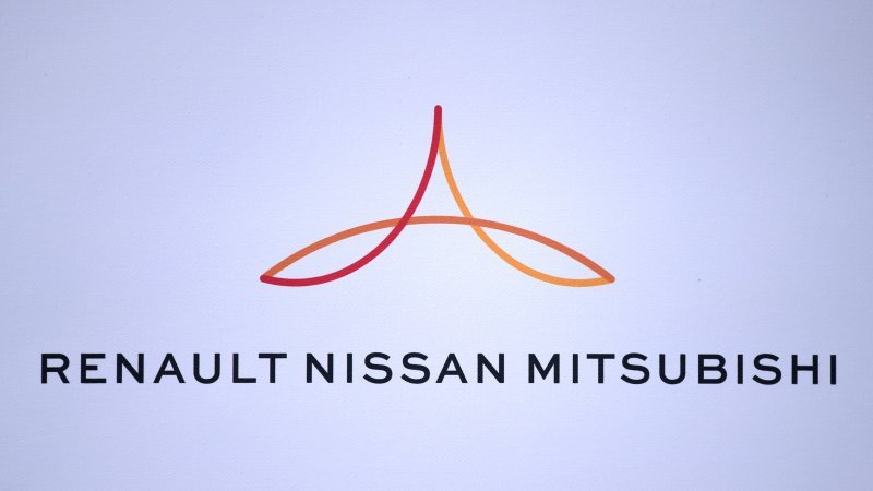 Nissan accelerates plan to split with Renault, reports suggest