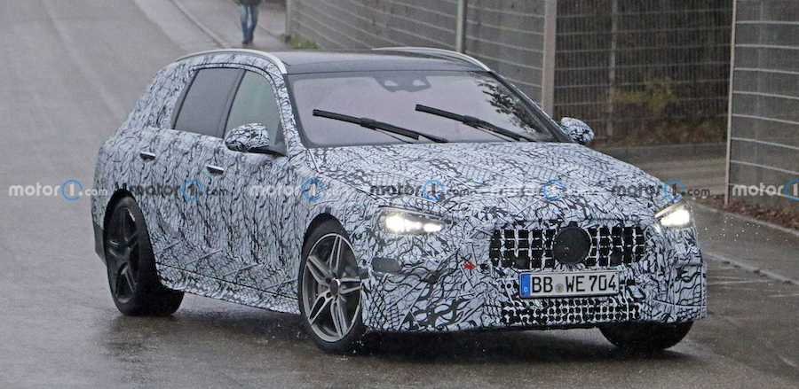 Next Mercedes-AMG C-Class Wagon Spied For the First Time