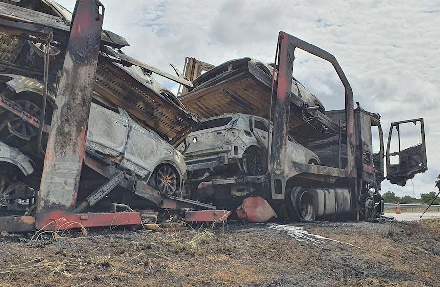 Trânsito restabelecido na A6 em Montemor-o-Novo após incêndio em camião